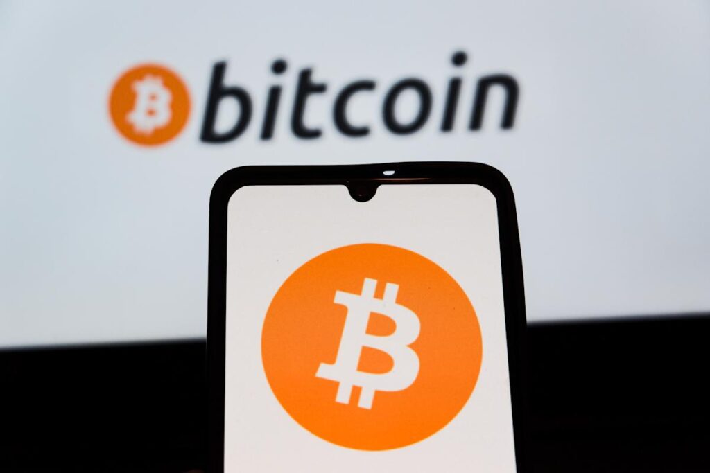 JUST IN : Bitcoin climbs as companies increasingly use tokens to ‘hedge against inflation’