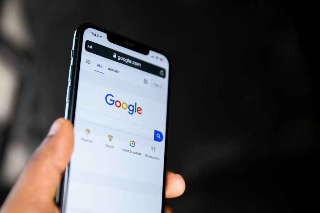 Altcoin Interest Hits New Highs Amid Bitcoin Weakening: Google Trends