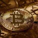 JUST IN : Bitcoin, Gold, Real Estate Are Key Inflation Hedges Before 2026 Downturn, Expert Warns